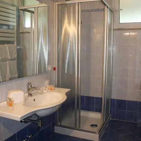 Miralago & Apart-hotel 3*