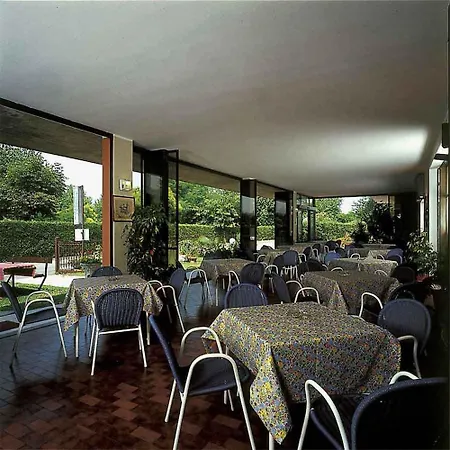 Aparthotel Miralago & 3*