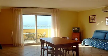Aparthotel Miralago & 3*