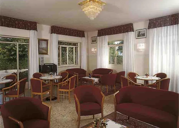 Aparthotel Miralago &