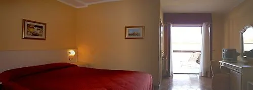 Aparthotel Miralago & 3*