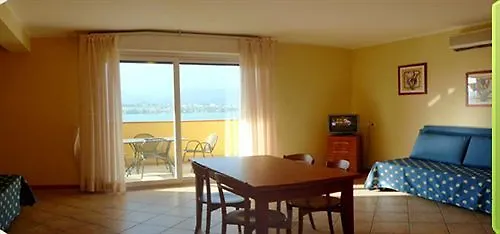 Aparthotel Miralago & 3*