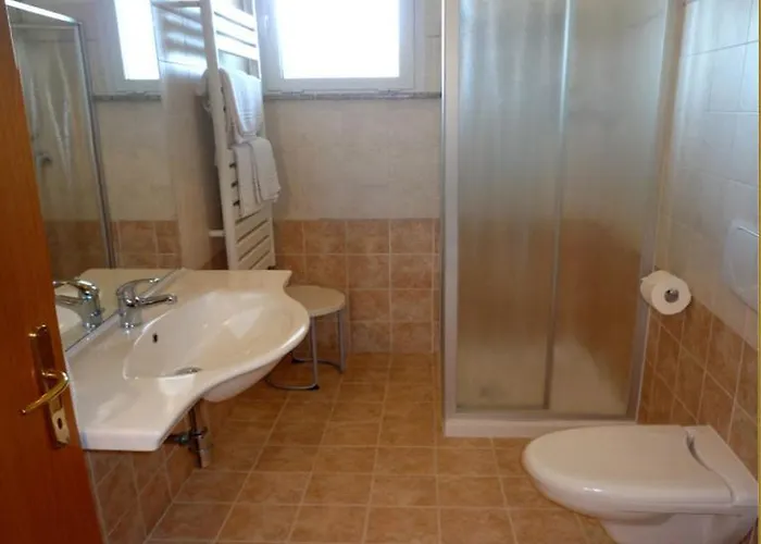 Miralago & Aparthotel 3*